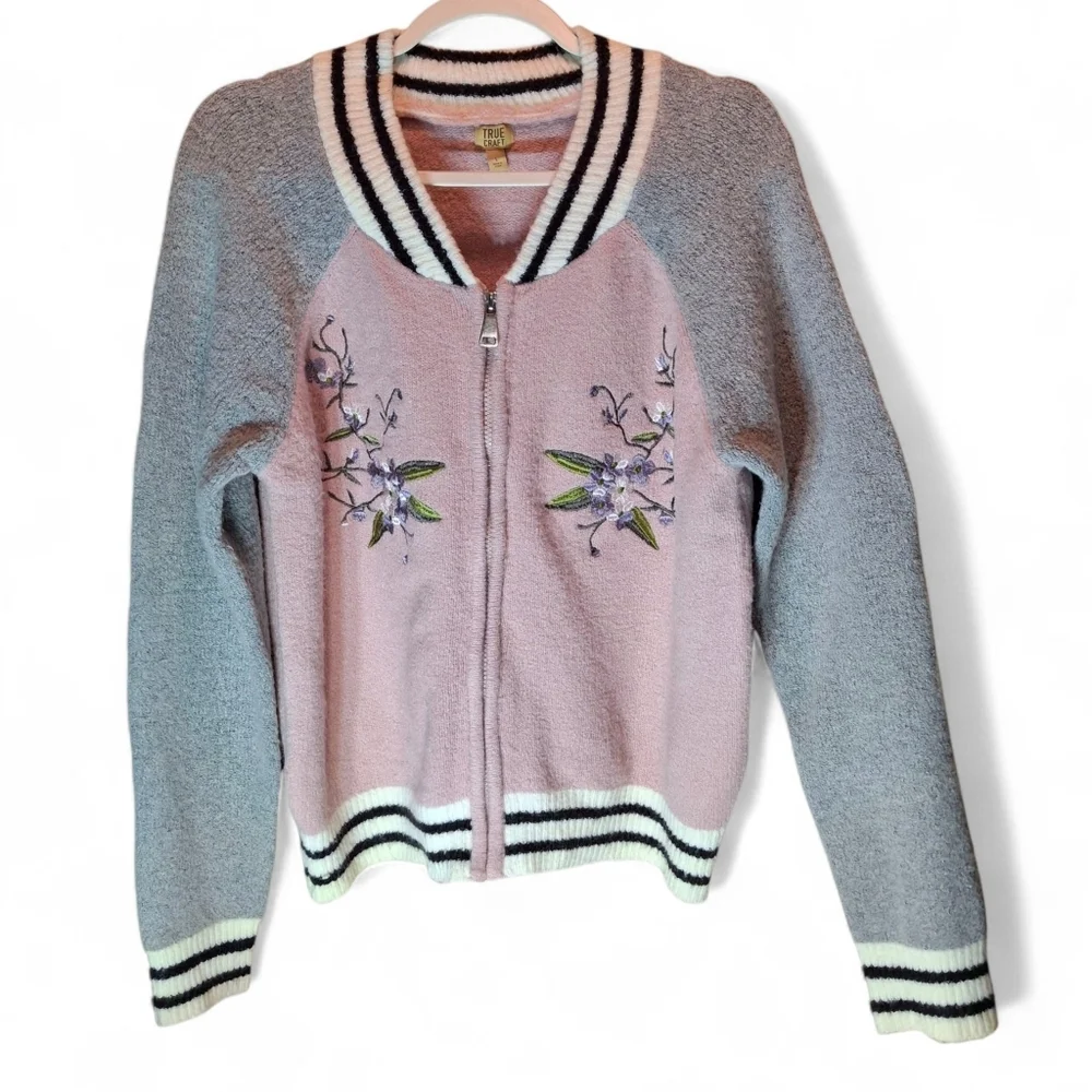True Craft Embroidered Varsity Sweater Gray Pink Striped Trim  Women Size Large - Picture 3 of 15